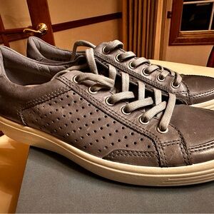 Ecco Men's Gray Leather Sneakers